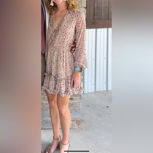 BaeVely Chic Cream Long Sleeves Short Dress